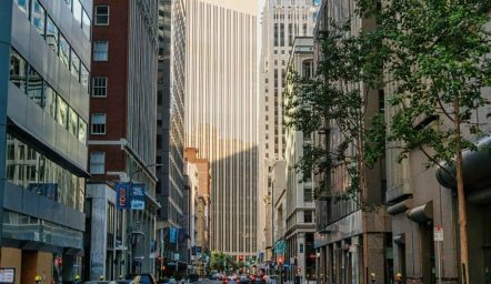 polska nieruchomości budynki warszawa